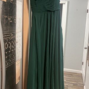 Emerald Green Strapless Ruched Gown for Weddings